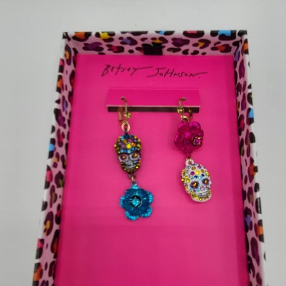 Betsey Johnson Floral Sugar Skull Leverback Earrings NWT! NEW! Halloween - Picture 4 of 7
